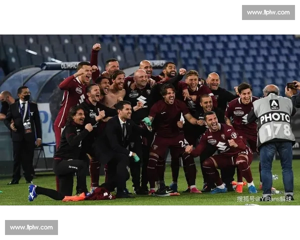 意甲最新赛季战况全面解析球队排名与球星表现盘点